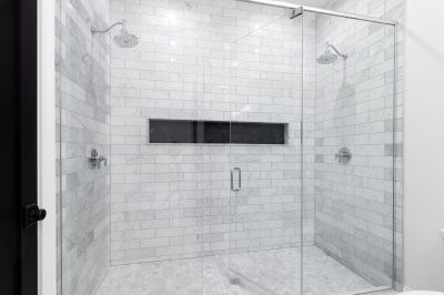 Elegant Shower with Bench